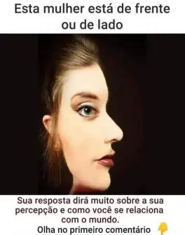 Essa mulher esta de lado ou de frente?