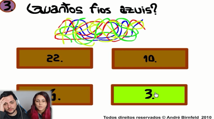 Casal de Nerd jogando o Gênio Quiz 3